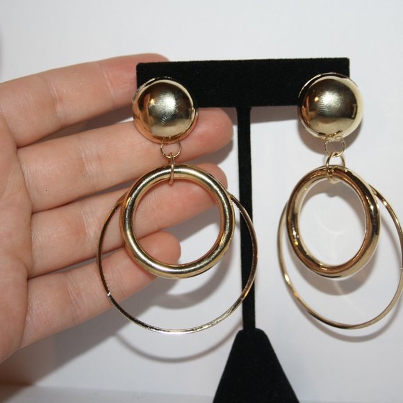 Stunning gold nwot dangle earrings 3" - Picture 4 of 4